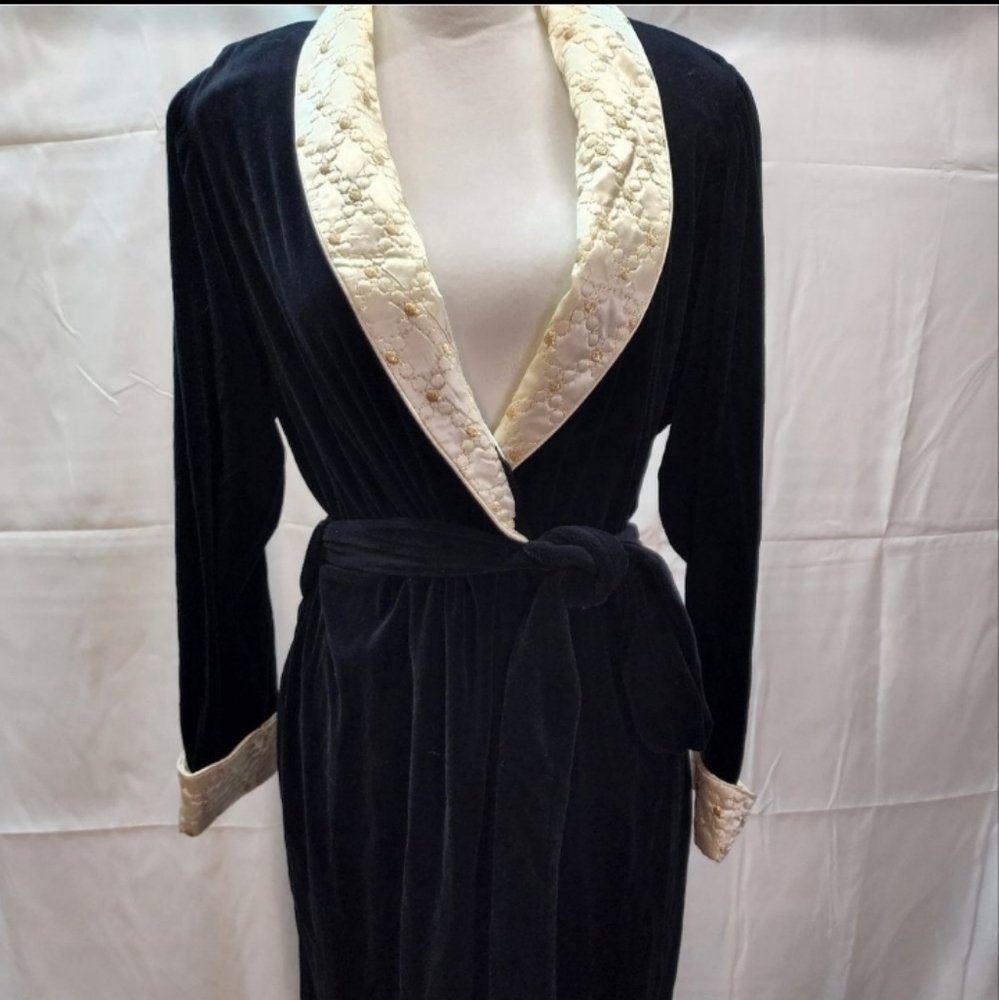 Vintage Christian Dior Luxury Robe - Picture 7 of 16